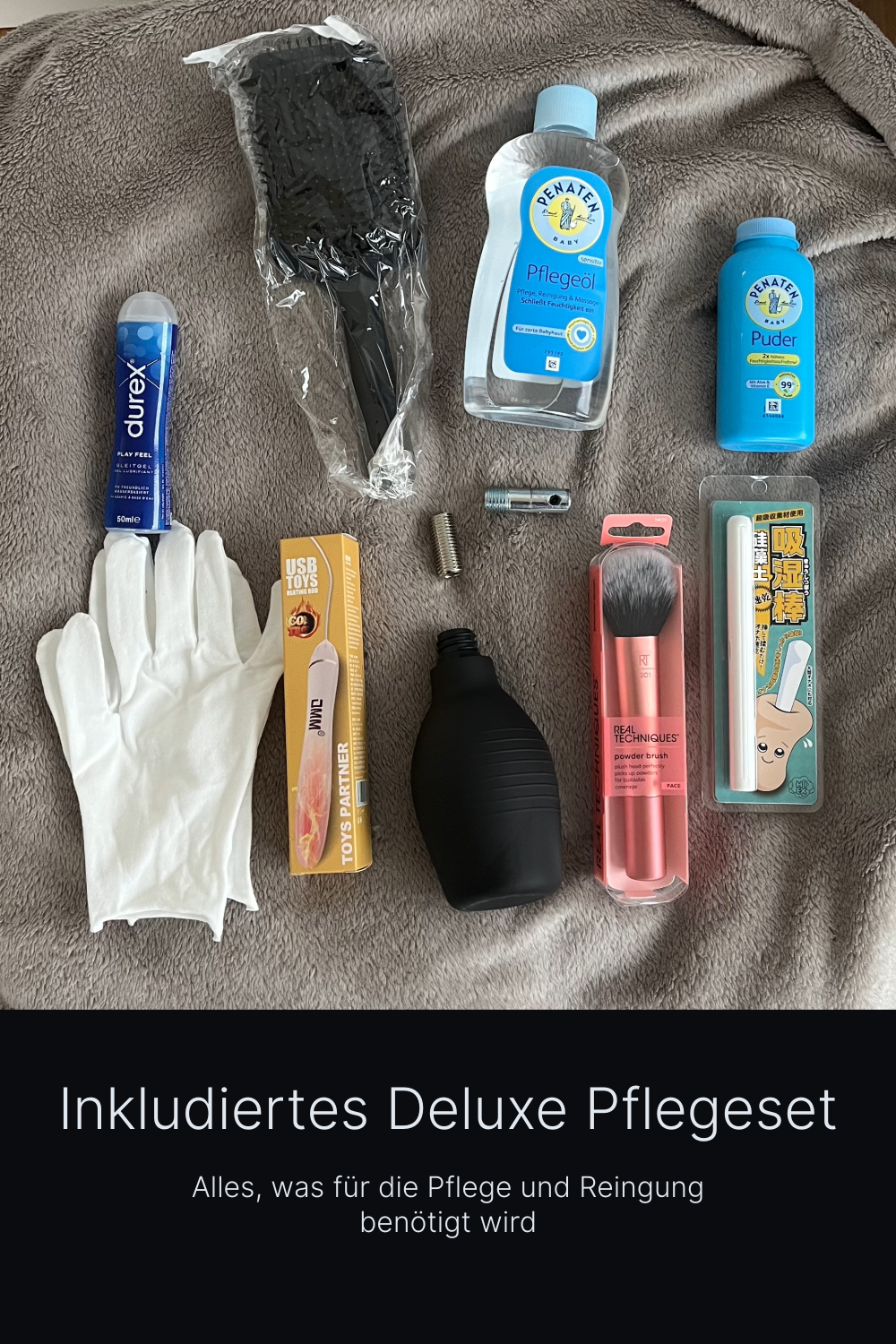 Flatlay des im Kauf inkludierten Pflegesets - ÆmberaDolls Shop für High-End Companion Dolls