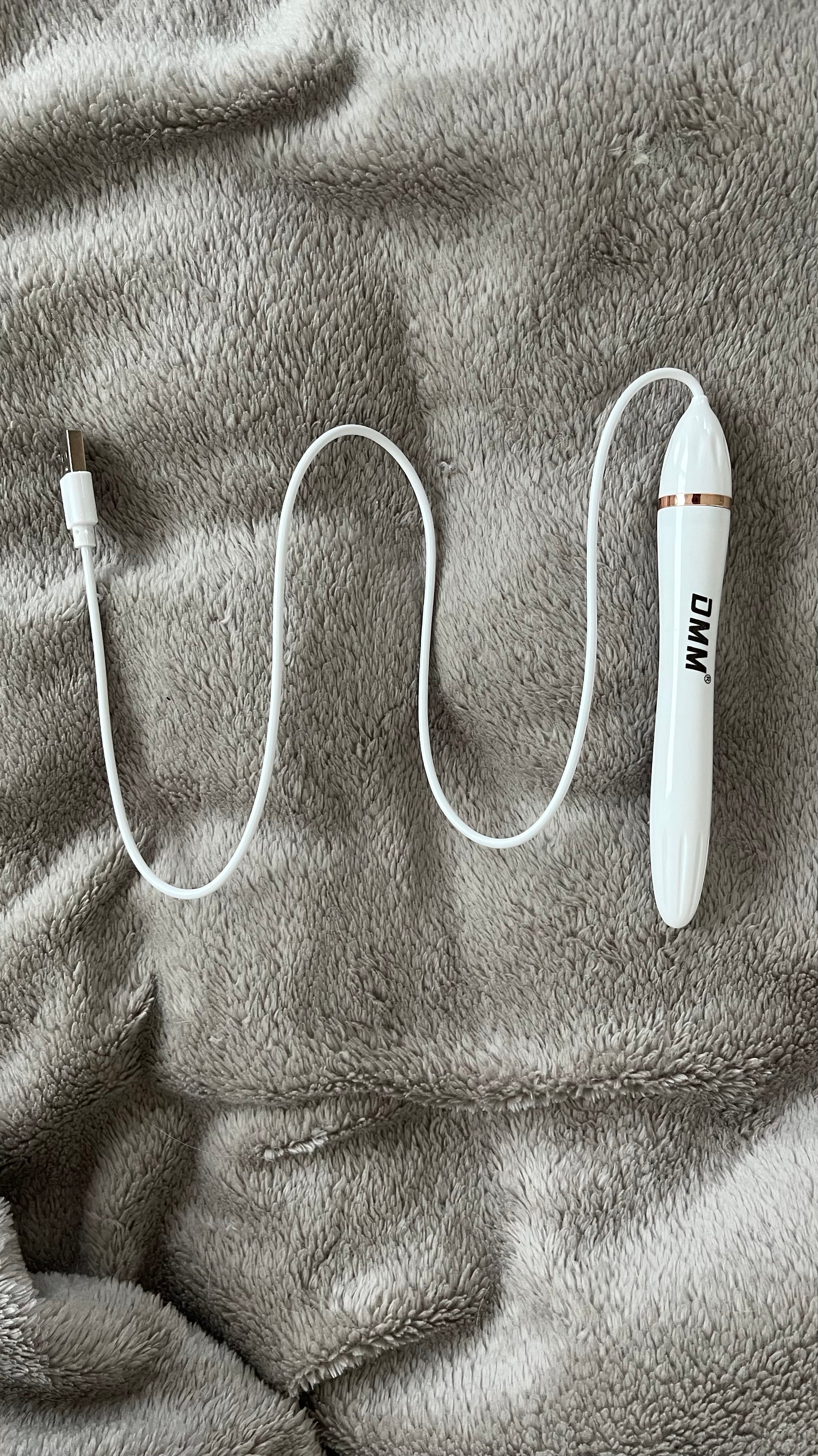 Ausgepacktes Heizgerät für Sex Toys im ÆmberaDolls Shop für High-End Liebespuppen